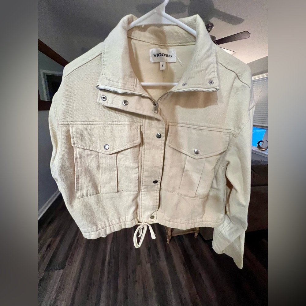 Women's Vigoss Cream Cropped Denim Jacket Size Small NWOT